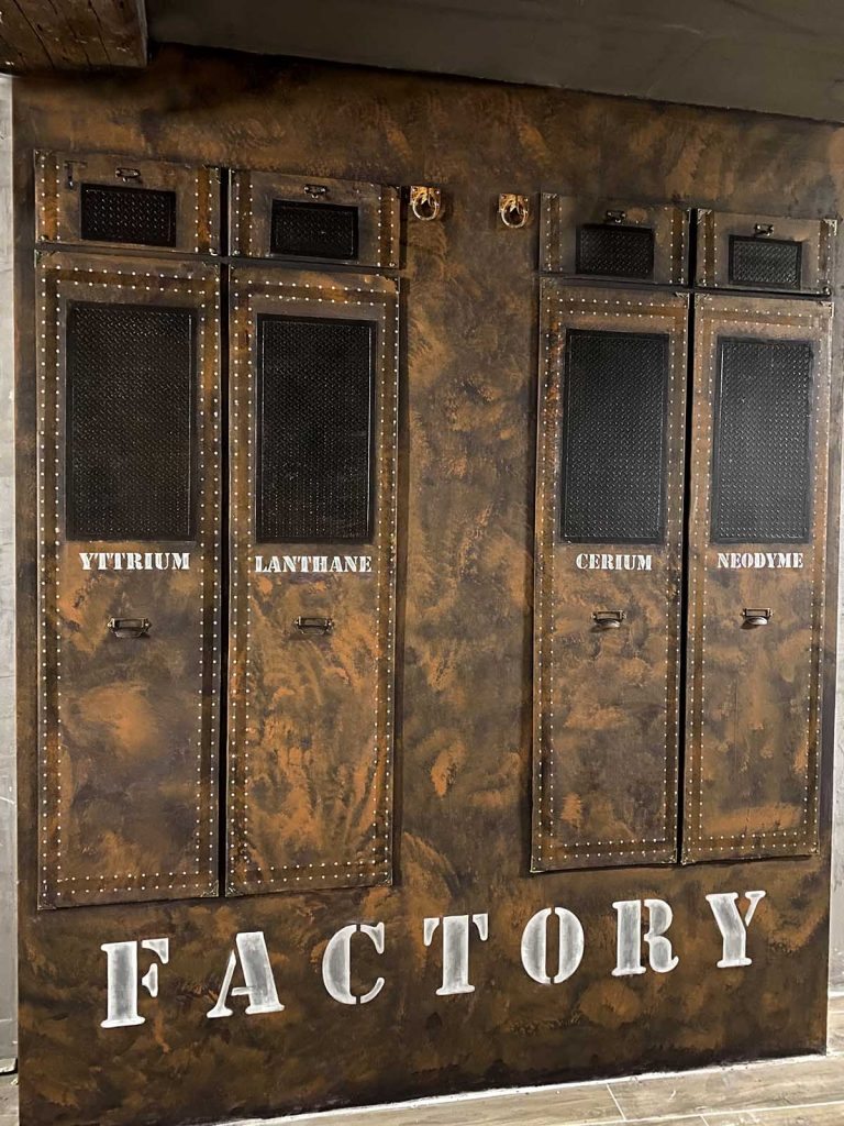 décorateur de volumes et surfaces inspiration malles Louis Vuitton sur BA13