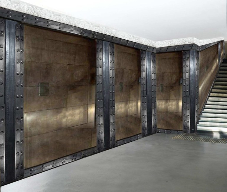 Peintre murs métal plaques rivetées et IPN style Eiffel