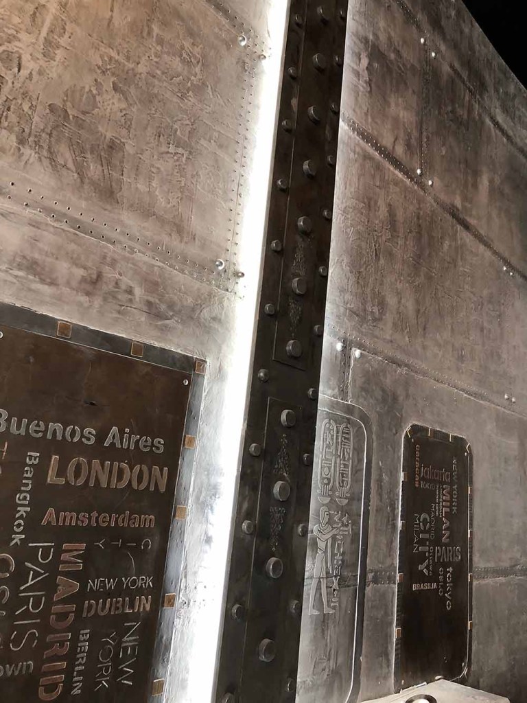 Décoration style Eiffel décorateur restaurant murs métal style industriel et IPN style Eiffel