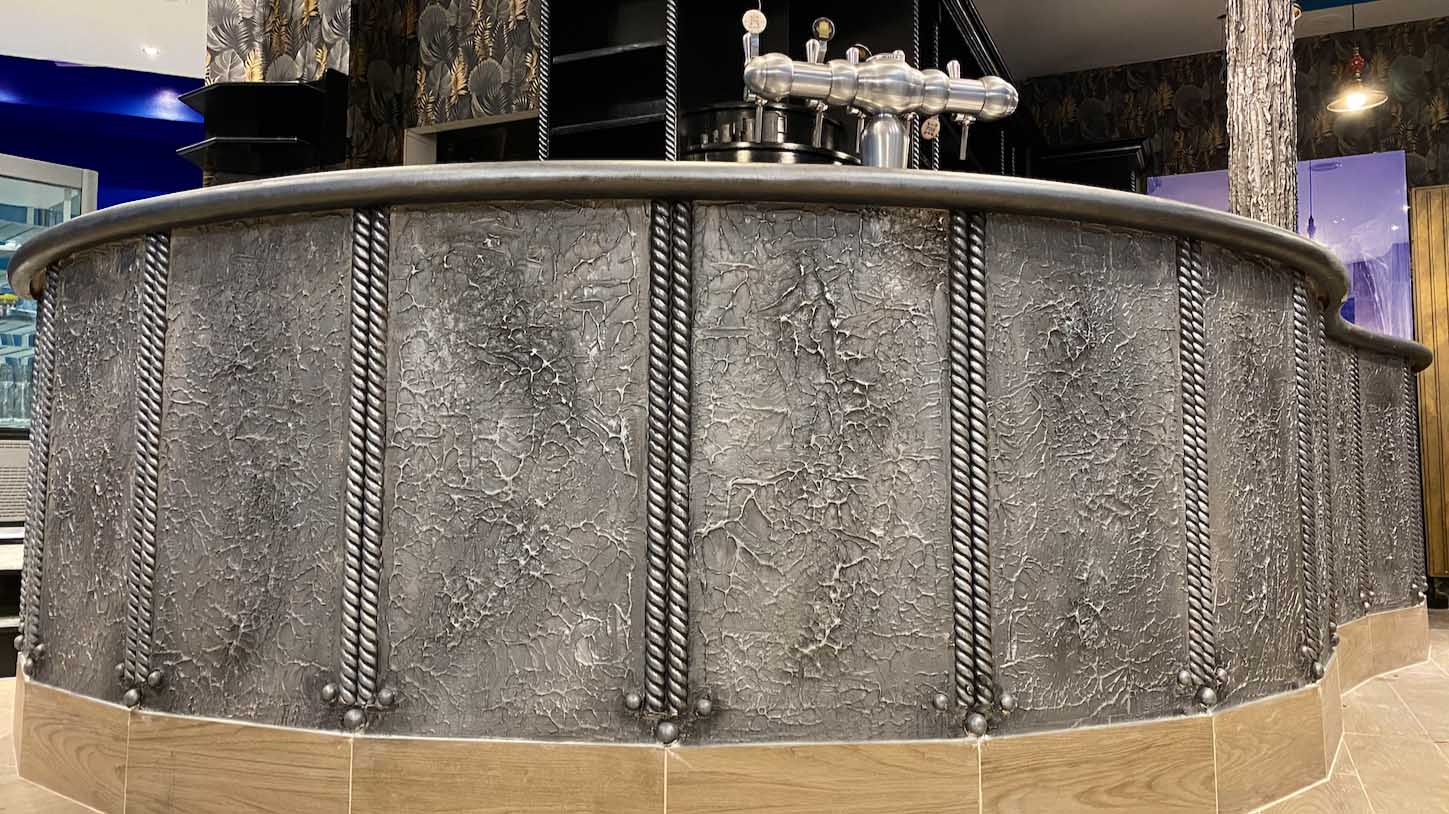 comptoir de bar style industriel métallique