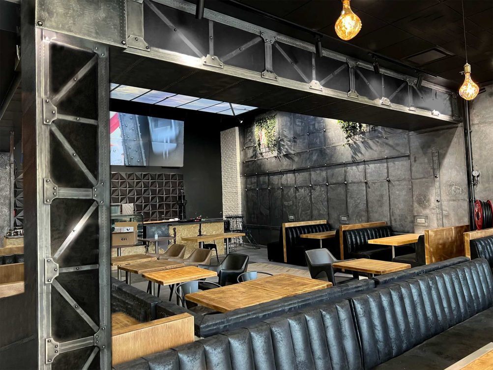 revêtement mural métal Eiffel fast food