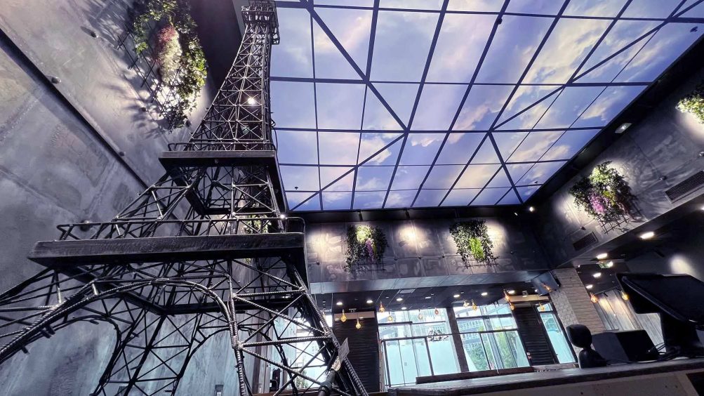 revêtement mural métal Fast food style industriel et Eiffel