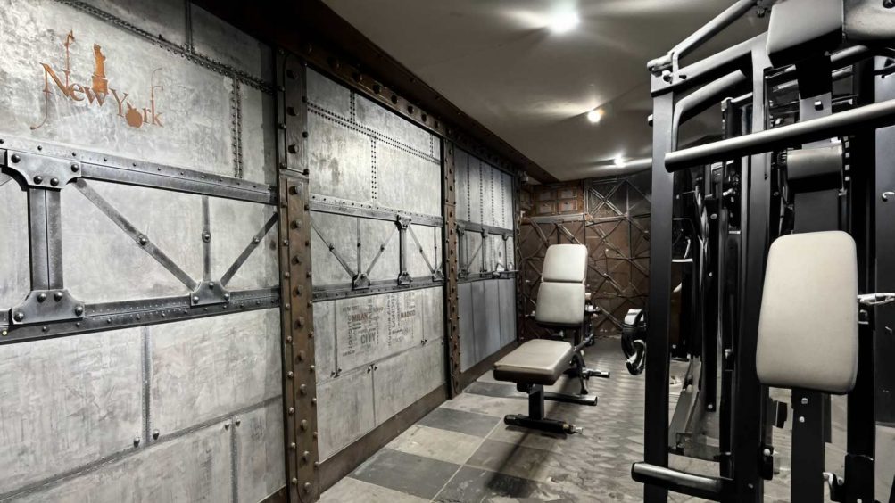 salle de musculation style industriel Eiffel