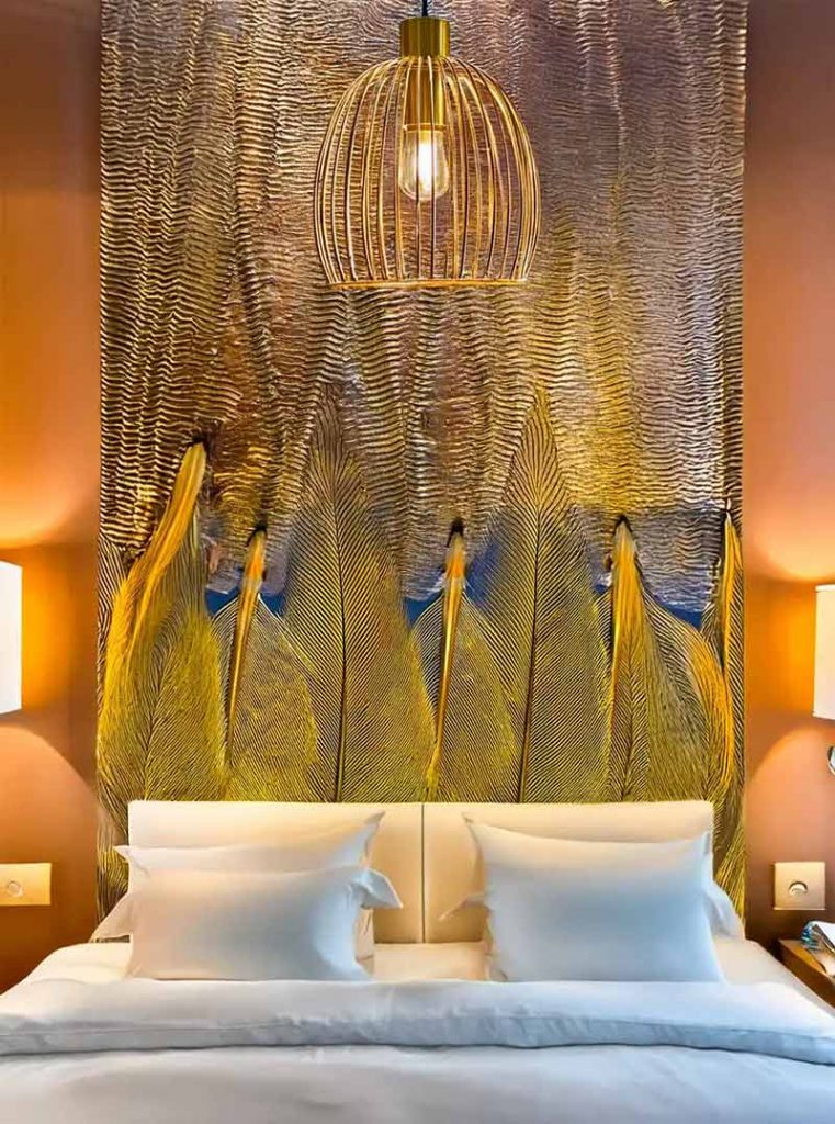 Architecte et décorateur d'intérieur fresque murale métallique et en relief